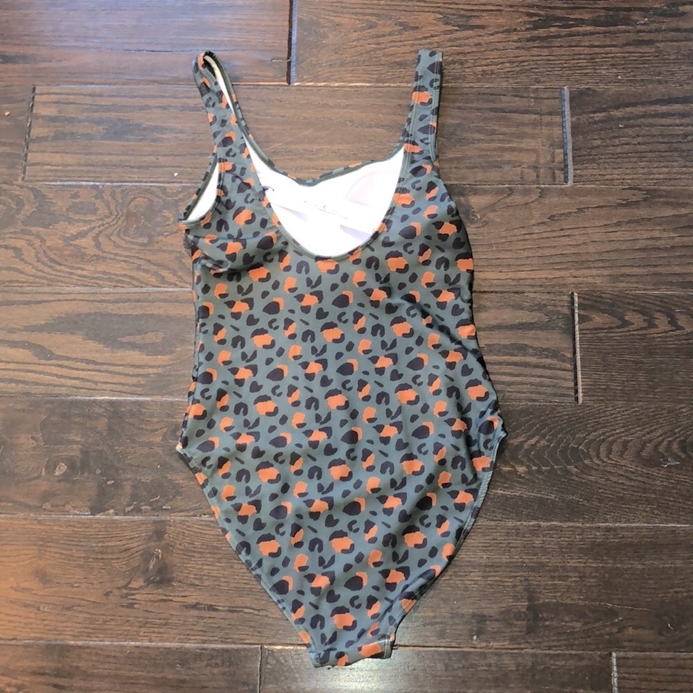 Nicole Miller one piece swimsuit size small new with tags MSRP $120 - Picture 6 of 7